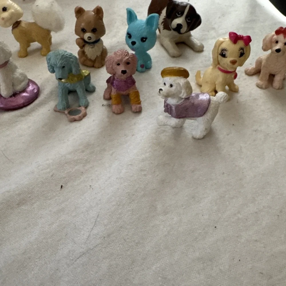 Mixed Lot of 10 Mini Barbie, Puppy In My Pocket Dogs & Cats PVC Plastic Toys